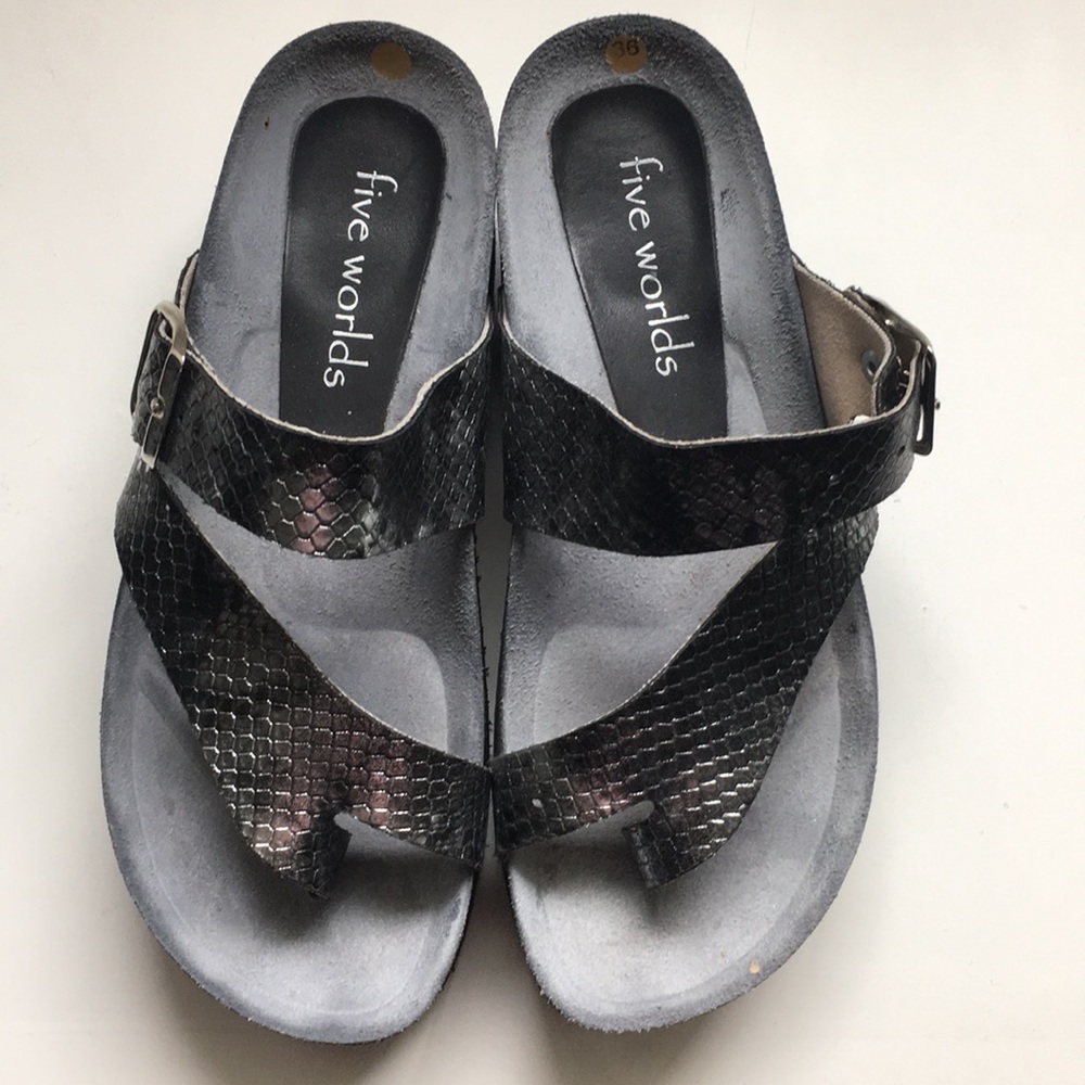 Platform Sandals - Picture 3 of 3